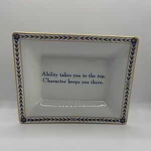 Mottahedeh Elegant White Ring Tray